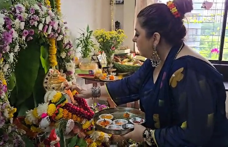 डेलनाज ईरानी ने परिवार संग मनाया गणेश चतुर्थी का त्योहार, बोलीं- 'बप्पा को अच्छे विचार और मीठी जुबान पसंद'