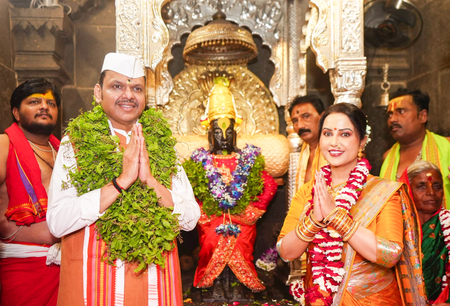 अषाढ़ी एकादशी : सीएम फडणवीस और मुंबई की मेयर ने मंदिर में की पूजा-अर्चना, कई अन्य नेताओं ने दी शुभकामनाएं