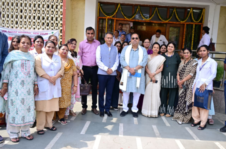 अंतरराष्ट्रीय नर्स दिवस : दिल्ली के मुख्यमंत्री ने देखभाल करने वालों से बातचीत की
