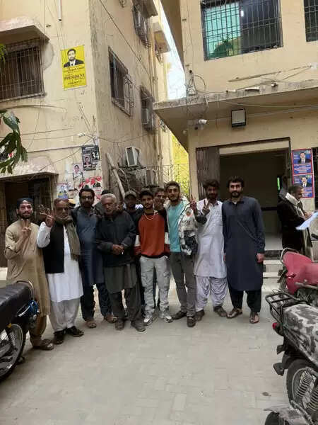 पाकिस्तानी कोर्ट ने 12 मानवाधिकार के नेताओं और कार्यकर्ताओं को किया बरी