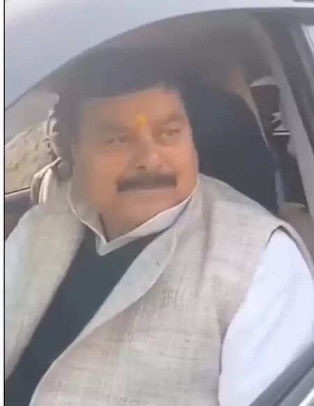 बिहार: सांसद सुरेंद्र यादव के 'वायरल वीडियो' पर बवाल, एनडीए ने की कार्रवाई की मांग