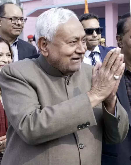 प्रशिक्षु पुलिस अवर निरीक्षक के दीक्षांत परेड समारोह में सीएम नीतीश बोले- अनुशासन के साथ निभाएं कर्तव्य