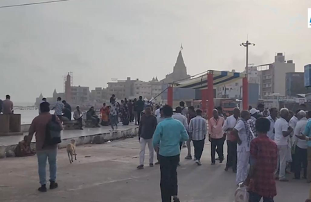 गुजरात: द्वारका, अहमदाबाद और राजकोट में जन्माष्टमी पर उमड़ी भारी भीड़