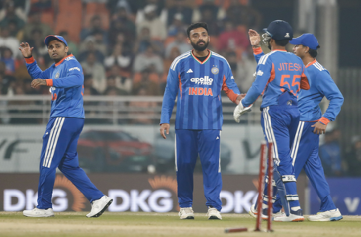 टी20 सीरीज: 'प्लेयर ऑफ द मैच' बने पंड्या, वरुण चक्रवर्ती ने जीता 'प्लेयर ऑफ द सीरीज' खिताब