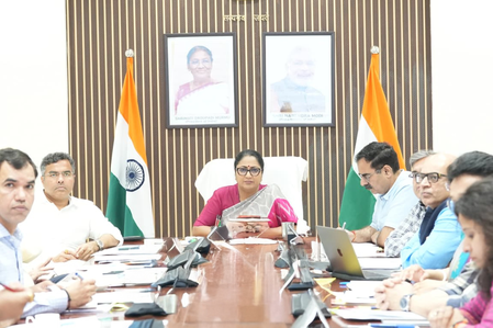 नई दिल्ली: सीएम रेखा गुप्ता ने प्रदूषण रोकने के लिए प्लान पेश किया, 62 ट्रैफिक हॉटस्पॉट खत्म किए जाएंगे