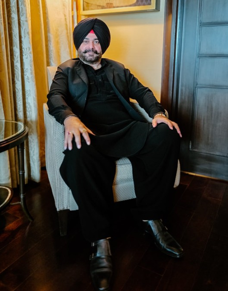 नवजोत सिंह सिद्धू: क्रिकेट, राजनीति और मनोरंजन, जब जहां आए, छा गए 'गुरु'
