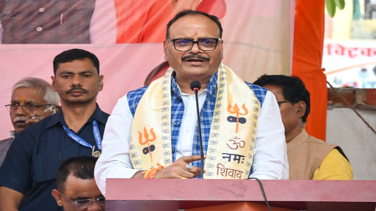 ब्रजेश पाठक की राहुल गांधी को चुनौती, कहा-गृह मंत्री जवाब देने आ रहे हैं, चर्चा से मत भागिए