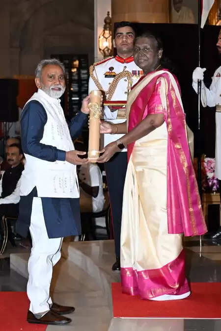 टंगालिया हस्तकला से पद्मश्री लवजीभाई परमार गुजरात की सांस्कृतिक धरोहर को दे रहे नई शक्ति