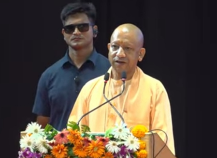 यूपी : सीएम योगी का ऐलान, अगले छह महीने में एक लाख और युवाओं को देंगे नौकरी