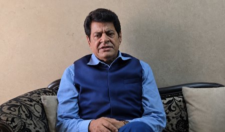 कृति सेनन के रक्षाबंधन एड विवाद पर गजेंद्र चौहान ने जताई नाराजगी, बोले- 'अपनी जिंदगी में कुछ भी पहनें, लेकिन कैमरे पर...'