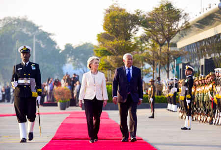 गणतंत्र दिवस पर दिखी स्वदेशी सैन्य शक्ति, सांस्कृतिक विविधता व जन साधारण की भागीदारी