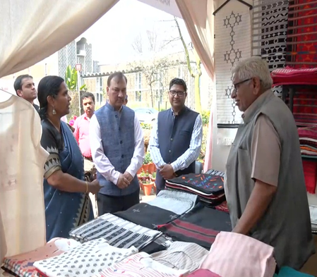 वस्त्र मंत्रालय की पहल से खिले हैंडलूम व्यापारियों के चेहरे, परिष्कृति मेले में मिला सुनहरा अवसर