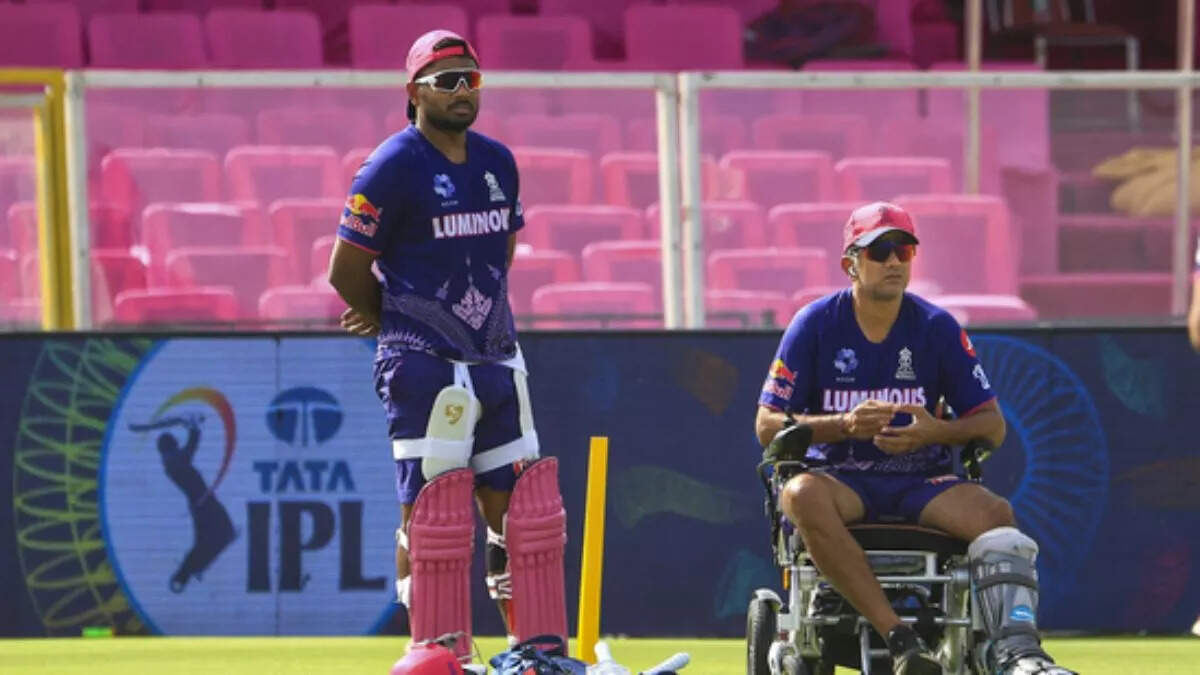 संजू सैमसन के साथ रिश्तों पर राहुल द्रविड़ ने तोड़ी चुप्पी, बताई ड्रेसिंग रूम के अंदर की सच्चाई