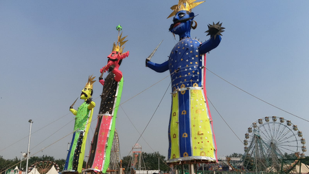 नोएडा में 80 फीट ऊंचे रावण का होगा दहन, सांसद महेश शर्मा दबाएंगे रिमोट का बटन