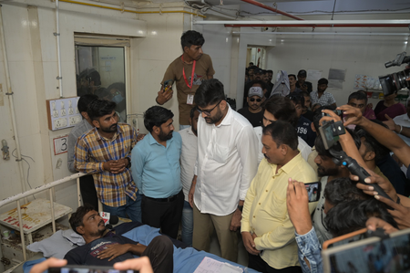 गुजरात में जहरीली शराब त्रासदी में दो और लोगों की मौत, मृतकों की संख्या 13 हुई