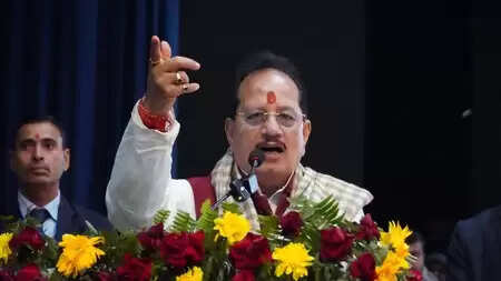 भागलपुर में राजस्व एवं भूमि सुधार कार्यों की समीक्षा, डिप्टी सीएम विजय कुमार सिन्हा ने दिए सख्त निर्देश