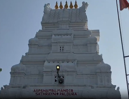 श्रावण के आखिरी सोमवार पर शिव मंदिरों में उमड़ी भक्तों की भीड़, भोलेनाथ का हुआ विशेष अभिषेक
