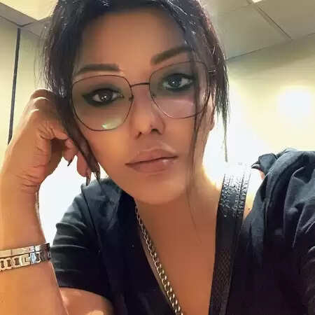 कोएना मित्रा: रोड से शुरुआत और  'साकी साकी' से मिली पहचान फिर एक सर्जरी ने ट्रैक से उतारा फिल्मी करियर