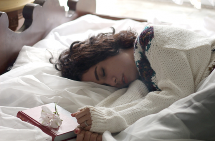 आपको भी तो नहीं &lsquo;फेक स्लीप&rsquo; की आदत! अगर हां तो इन बातों को गांठ बांध लें