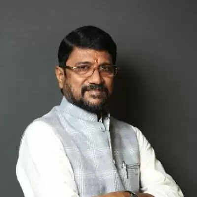 मुंबई महानगर पालिका चुनाव के बीच उद्धव ठाकरे को झटका, पूर्व विधायक सुभाष भोईर भाजपा में होंगे शामिल