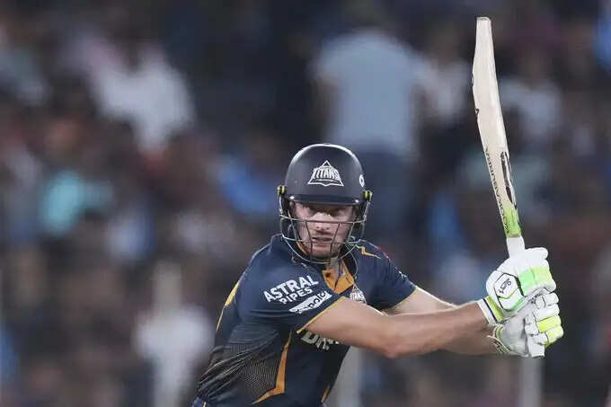 IPL में सबसे कम गेंद खेलकर 4000 रन बनाने वाले 5 खिलाड़ी, लिस्ट में सिर्फ एक भारतीय का नाम शामिल