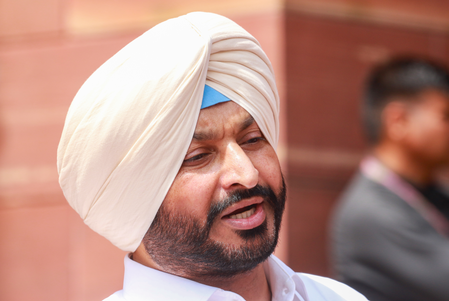 भगवंत मान के आरोपों पर बिट्टू का पलटवार, 'पीएम मोदी की 'स्वच्छ भारत' नीति के तहत गंदगी होगी साफ'