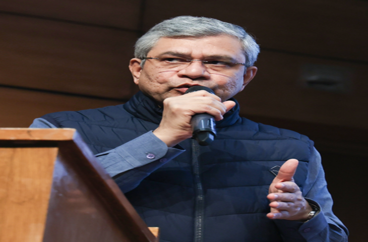 भारत में इलेक्ट्रॉनिक्स क्षेत्र के विकास से महिलाओं के लिए बढ़े रोजगार के अवसर : अश्विनी वैष्णव