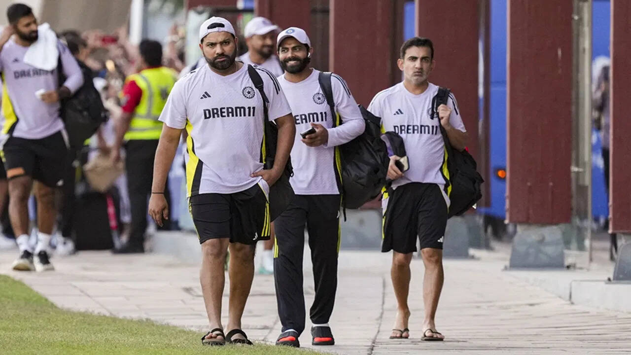 'इज्जत करना सीखो' टेस्ट से रिटायर होते ही रोहित शर्मा ने इन लोगों को लिया आडे हाथ, सुना दी ऐसी बातें