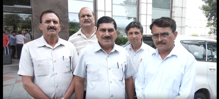 जम्मू-कश्मीर में बाहरी लोगों को बसाने के प्रयासों की जांच हो: लब्बा राम गांधी