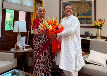 सुवेंदु अधिकारी ने संसद भवन में की निर्मला सीतारमण से मुलाकात, विकास कार्यों पर हुई बातचीत