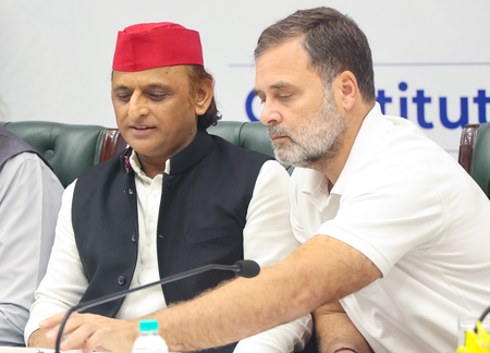 यूपी में सीट बंटवारे की खींचतान में दिख रही बिहार की महागठबंधन वाली गूंज?