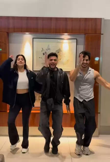 'बिजुरिया' पर थिरकी जान्हवी कपूर की तिकड़ी, ईशान और विशाल संग वीडियो वायरल