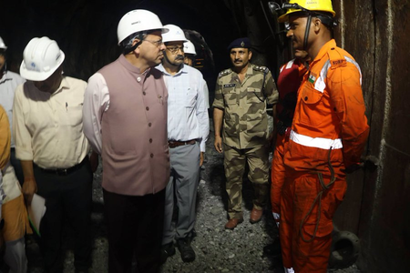 सीएम धामी ने किया टीएचडीसी टनल हादसा स्थल का निरीक्षण, रेस्क्यू अभियान का लिया जायजा