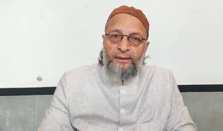 मक्का-मदीना में फंसे भारतीय उमरा यात्रियों की सुरक्षित वापसी की मांग, ओवैसी ने केंद्र सरकार से लगाई गुहार
