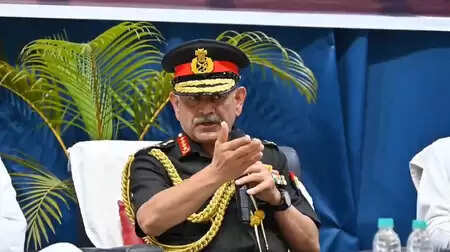 सेना प्रमुख ने युवाओं से किया ‘राष्ट्र प्रथम’ की भावना के साथ आगे बढ़ने का आह्वान