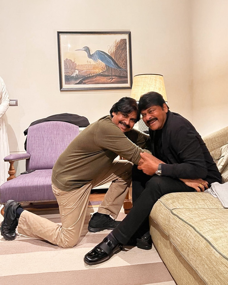 पवन कल्याण के जन्मदिन पर भाई चिरंजीवी ने दिखाया दुलार, कहा-बेटे की तरह करता हूं प्यार