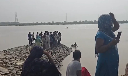 यमुना नदी में नहाते वक्त डूबे चार बच्चे, तीन के शव बरामद; एक की तलाश जारी