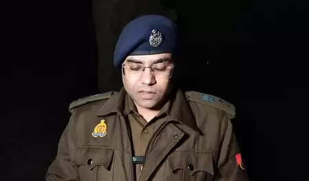 यूपी : प्रयागराज में जमीनी विवाद को लेकर एक परिवार के तीन लोगों की हत्या