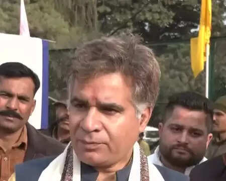 महबूबा मुफ्ती का बयान गैरजिम्मेदाराना और निंदनीय: रविंद्र रैना