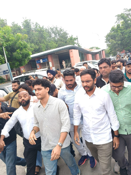 सीजेपी का पार्लियामेंट स्ट्रीट थाने पर प्रदर्शन, सौरव दास बोले-2800 अपराधियों पर क्यों नहीं हुई कार्रवाई