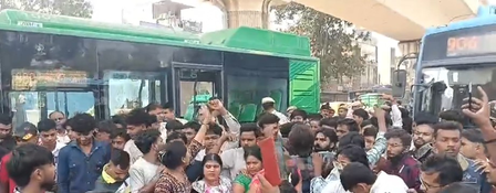 दिल्ली के पंजाबी बाग में डीटीसी बस ने मोटरसाइकिल को मारी टक्कर, 22 वर्षीय युवक की मौत