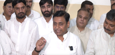 विश्वेंद्र सिंह के 'बगावती' पोस्ट पर डोटासरा ने कहा, 'वो मेरे बड़े भाई हैं, लिखित में पूछेंगे'