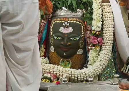 श्रावण कृष्ण पक्ष तृतीया पर बाबा महाकाल की भव्य भस्म आरती, भांग से किया गया शृंगार