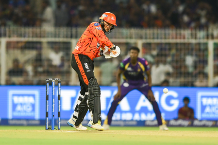 आईपीएल 2026: एसआरएच के लिए 'छक्कों का शतक' लगाने वाले पहले भारतीय बने अभिषेक शर्मा