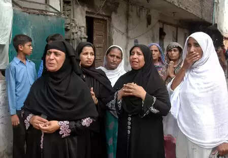 पाकिस्तान: महिलाओं के खिलाफ बढ़े अपराध, इस साल करीब 25 फीसदी की बढ़ोतरी