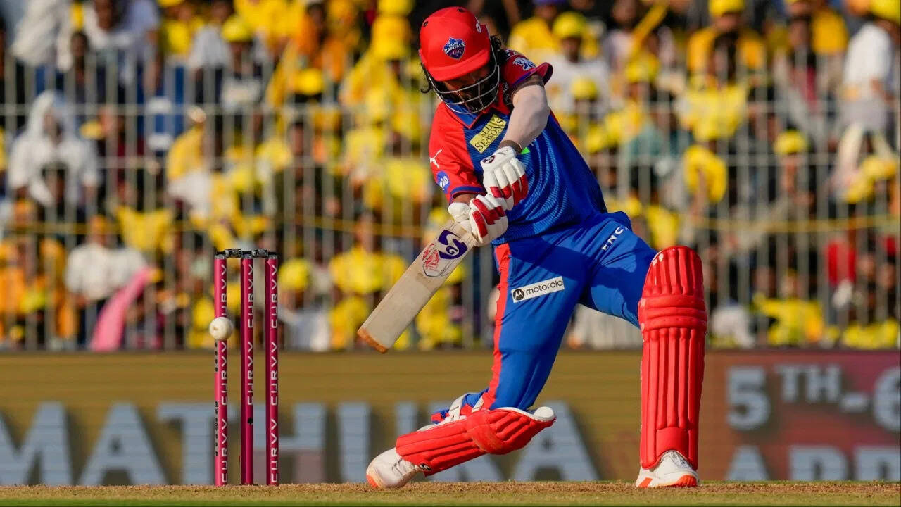 अपने ही घर में मिली RCB को सबसे ज्यादा हार, IPL इतिहास में बना दिया सबसे शर्मनाक रिकॉर्ड