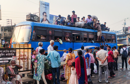 पश्चिम बंगाल: महिलाओं को मुफ्त बस यात्रा के लिए पहचान पत्र रखना होगा अनिवार्य