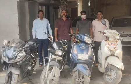 नई दिल्ली: पुलिस ने 23 वर्षीय चोर को गिरफ्तार किया, चार बाइक बरामद