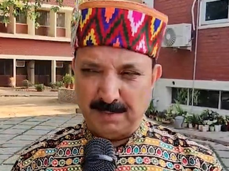 आधुनिकता की आड़ में लोक संस्कृति को विकृत कर रहे हैं कुछ लोग: लोक गायक करनैल राणा