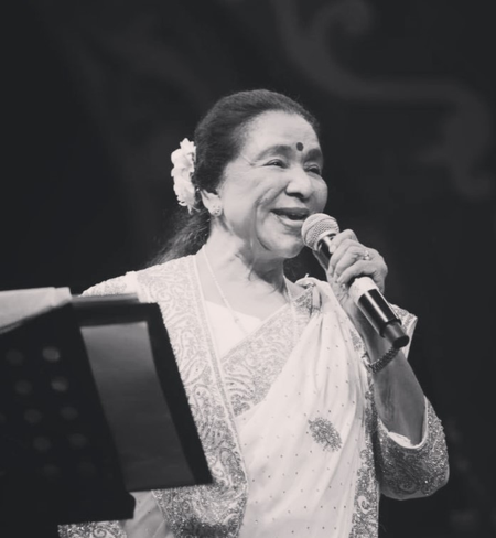 आशा ताई, आपने ही कहा था ‘अभी न जाओ छोड़कर कि दिल अभी भरा नहीं...' और खुद तोड़ दिया वादा